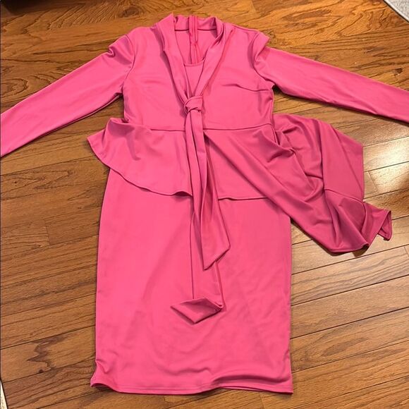 Elegant Pink Long-Sleeve Dress - Picture 7 of 9